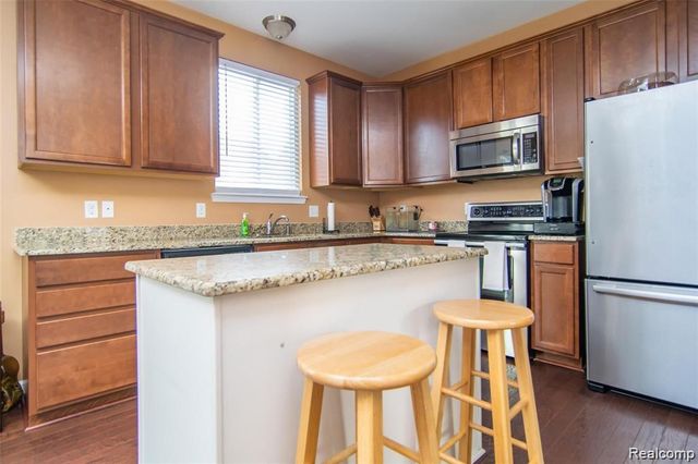 51171 Brompton, Novi, MI 48374