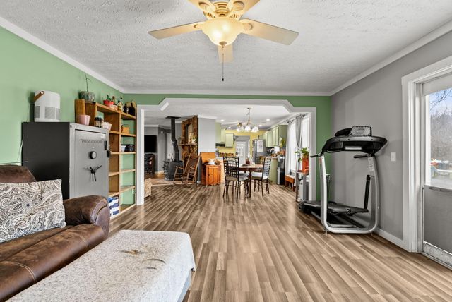 628 Ravens Creek Lane, Cynthiana, KY 41031