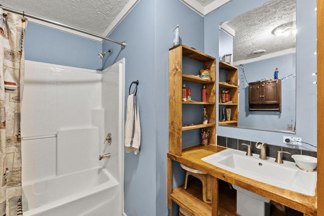 628 Ravens Creek Lane, Cynthiana, KY 41031