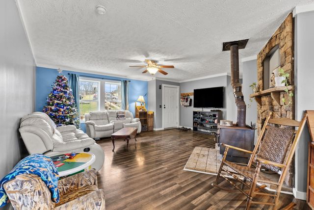 628 Ravens Creek Lane, Cynthiana, KY 41031