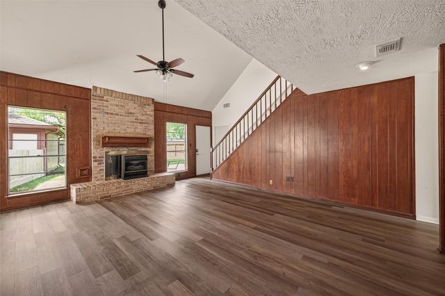 1823 Pinewood Court, Sugar Land, TX 77498