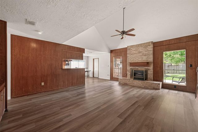 1823 Pinewood Court, Sugar Land, TX 77498