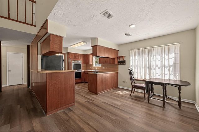 1823 Pinewood Court, Sugar Land, TX 77498