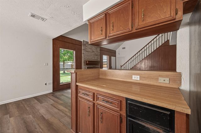 1823 Pinewood Court, Sugar Land, TX 77498