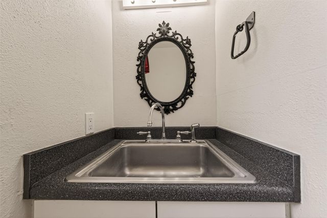 1823 Pinewood Court, Sugar Land, TX 77498