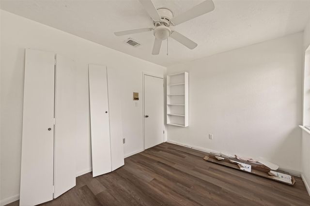 1823 Pinewood Court, Sugar Land, TX 77498