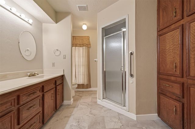 1823 Pinewood Court, Sugar Land, TX 77498