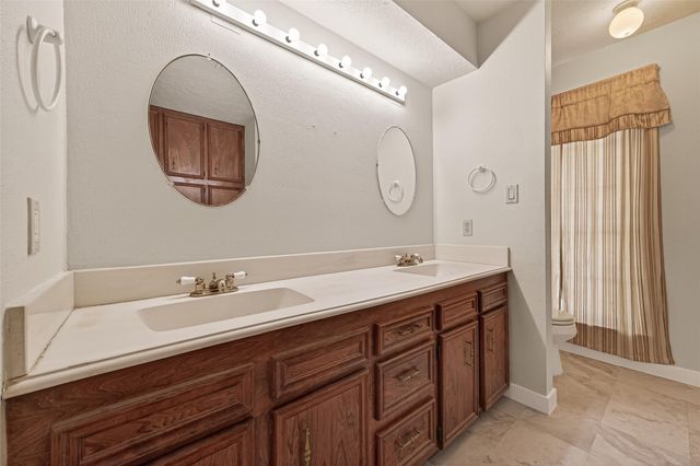 1823 Pinewood Court, Sugar Land, TX 77498