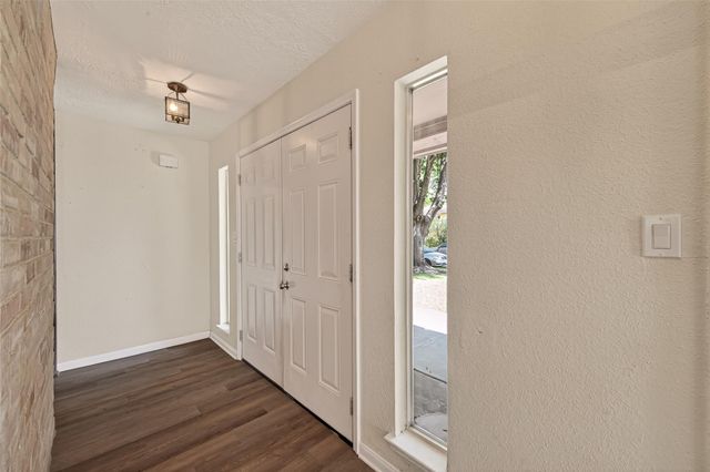 1823 Pinewood Court, Sugar Land, TX 77498