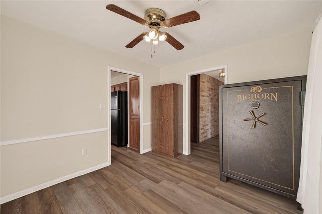 1823 Pinewood Court, Sugar Land, TX 77498