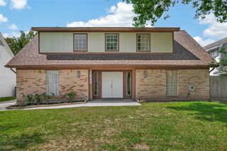 1823 Pinewood Court, Sugar Land, TX 77498