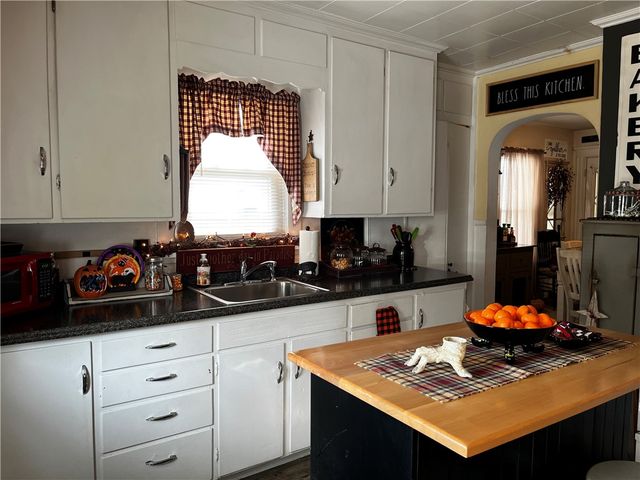 21 Park Avenue, Geneva City, NY 14456