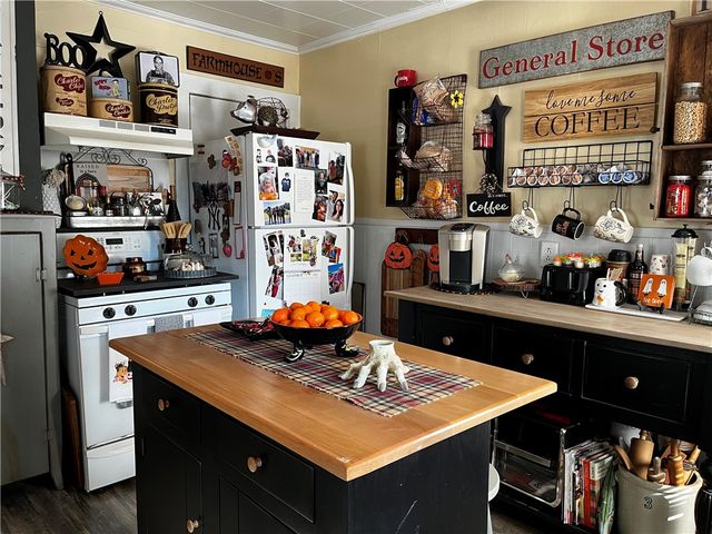 21 Park Avenue, Geneva City, NY 14456