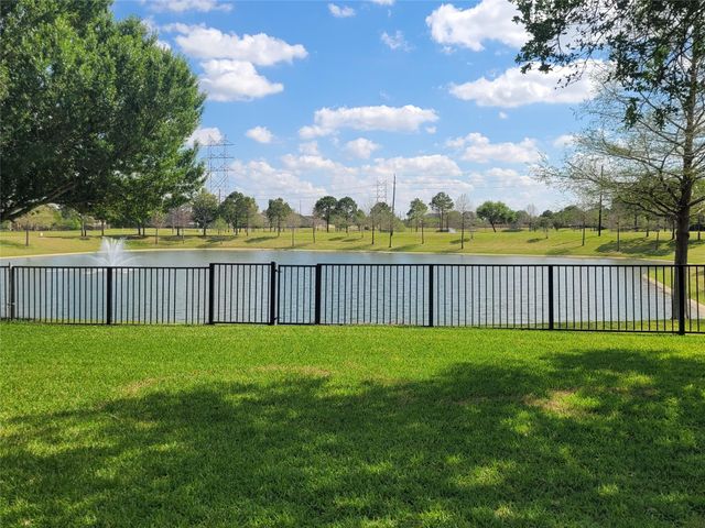 13804 Rose Bay Court, Pearland, TX 77584