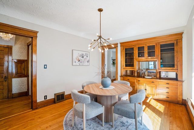 2854 N Murray AVENUE, Milwaukee, WI 53211