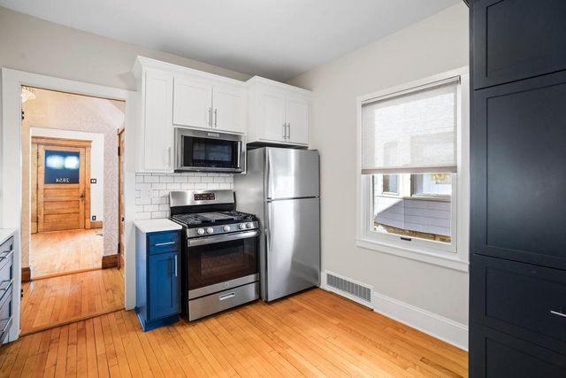 2854 N Murray AVENUE, Milwaukee, WI 53211