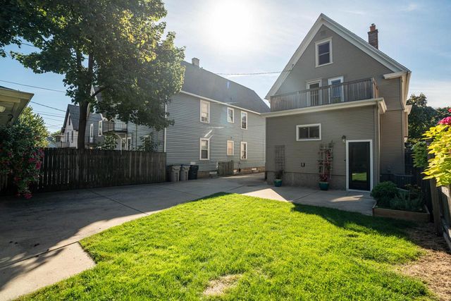 2854 N Murray AVENUE, Milwaukee, WI 53211
