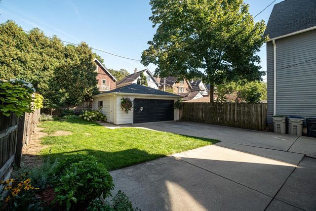 2854 N Murray AVENUE, Milwaukee, WI 53211