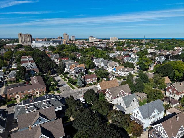 2854 N Murray AVENUE, Milwaukee, WI 53211