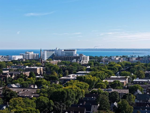 2854 N Murray AVENUE, Milwaukee, WI 53211