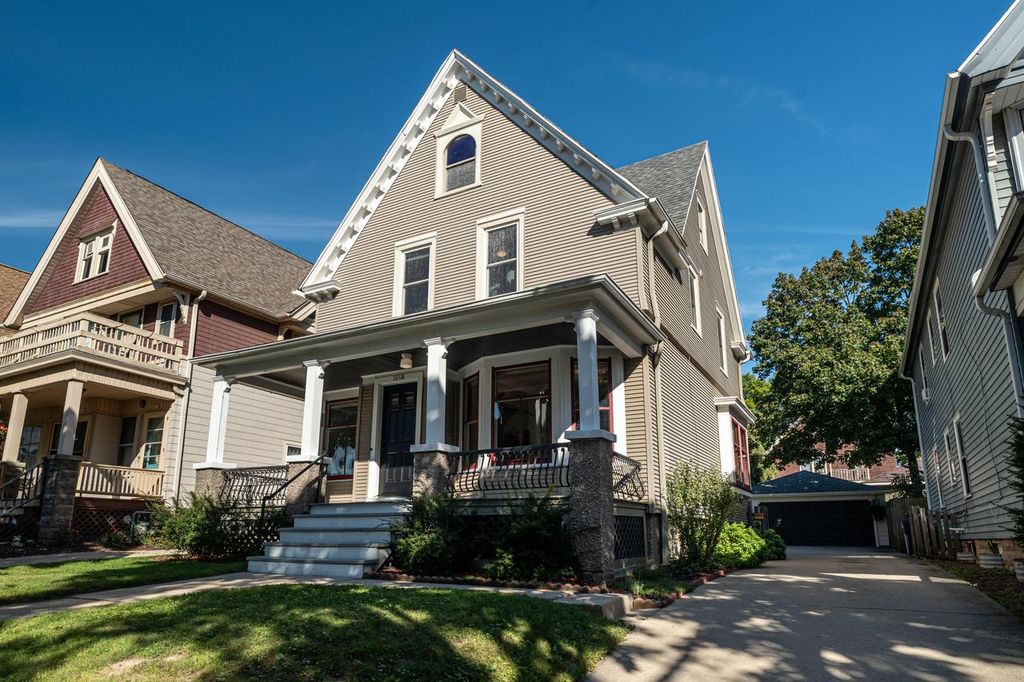 2854 N Murray AVENUE, Milwaukee, WI 53211