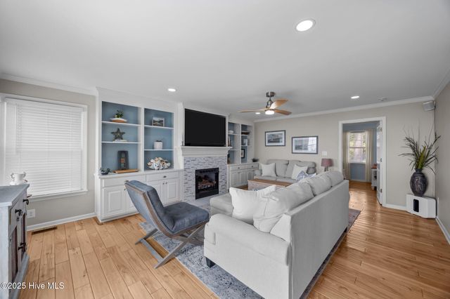 171 Low Tide Road, Bath, NC 27808
