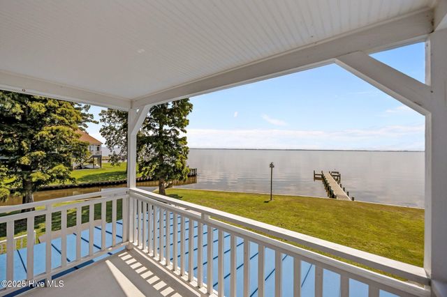 171 Low Tide Road, Bath, NC 27808