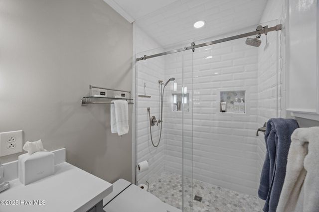 171 Low Tide Road, Bath, NC 27808