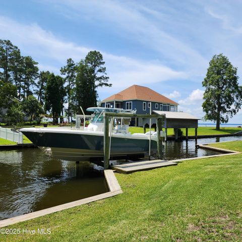 171 Low Tide Road, Bath, NC 27808