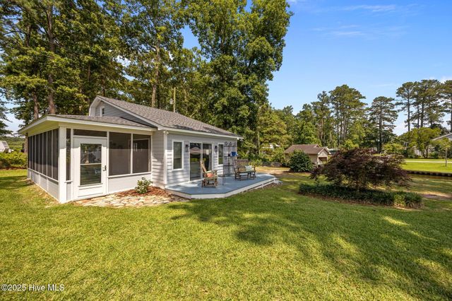 171 Low Tide Road, Bath, NC 27808