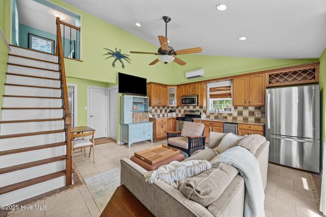 171 Low Tide Road, Bath, NC 27808
