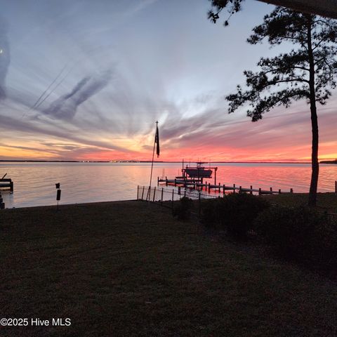 171 Low Tide Road, Bath, NC 27808