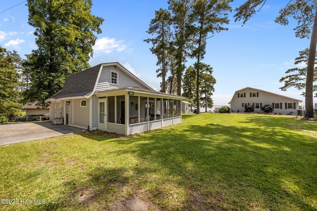 171 Low Tide Road, Bath, NC 27808