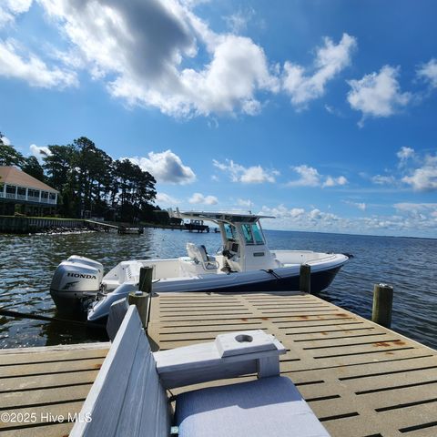 171 Low Tide Road, Bath, NC 27808
