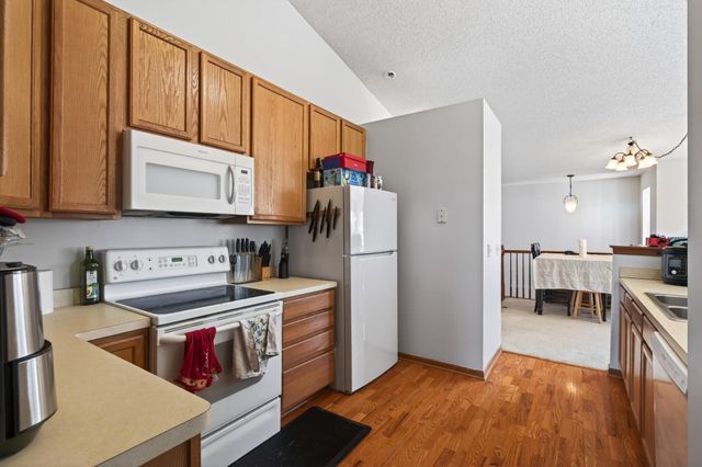 609 Providence Drive, Shakopee, MN 55379