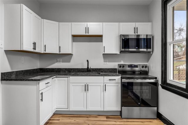 222 E 16th Ave, Homestead, PA 15120