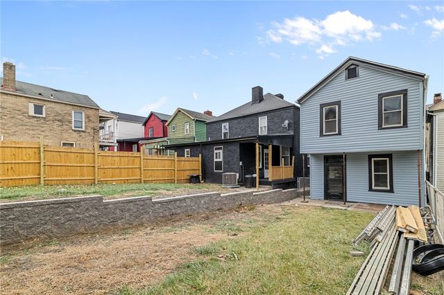 222 E 16th Ave, Homestead, PA 15120