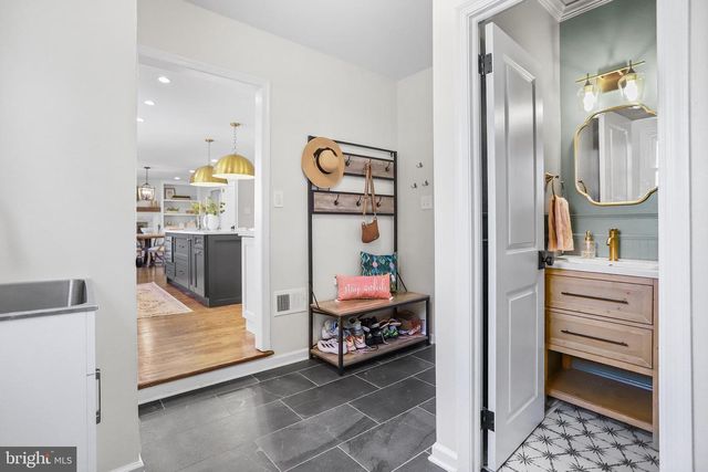 91 SAINT JOHNS DR, Glen Mills, PA 19342