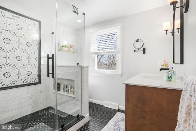 91 SAINT JOHNS DR, Glen Mills, PA 19342