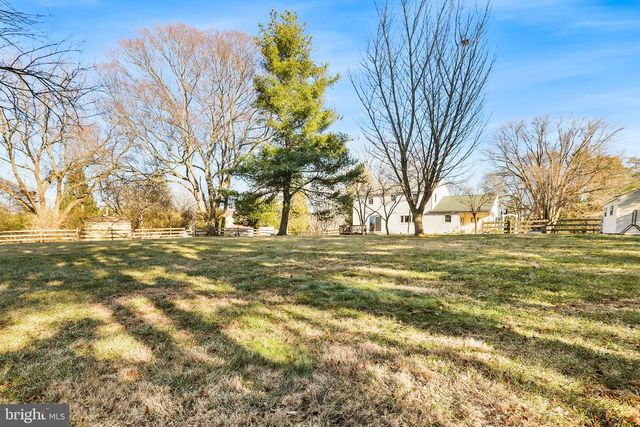 91 SAINT JOHNS DR, Glen Mills, PA 19342