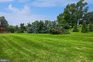 813 KNOLL DR, Mount Joy, PA 17552