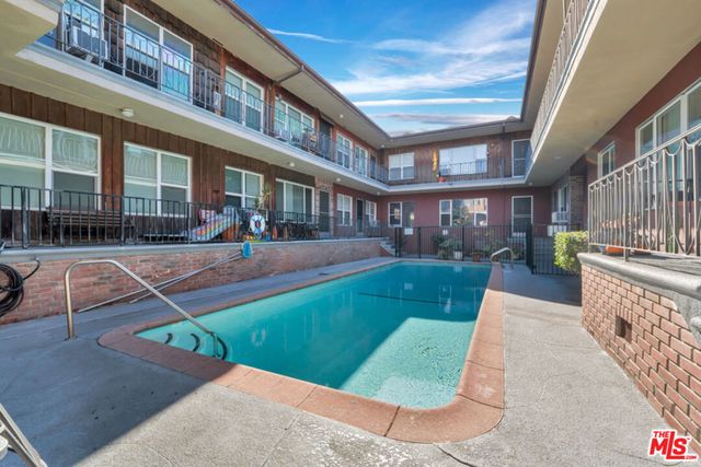 7236 Fountain Avenue 14, West Hollywood, CA 90046