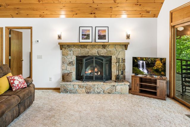 5875 Brasstown Creek Est, Young Harris, GA 30582