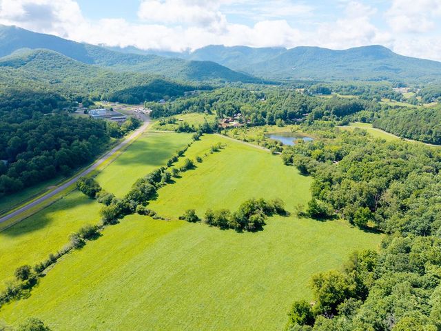 5875 Brasstown Creek Est, Young Harris, GA 30582