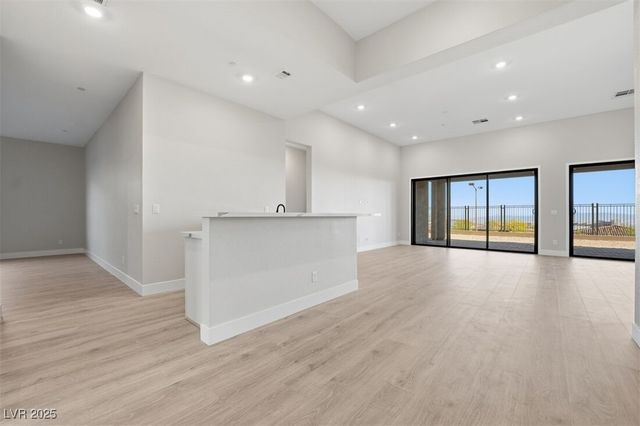 454 Carter House Way, Las Vegas, NV 89138