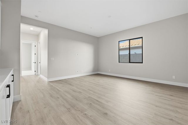 454 Carter House Way, Las Vegas, NV 89138