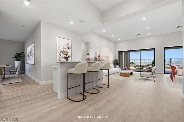 454 Carter House Way, Las Vegas, NV 89138