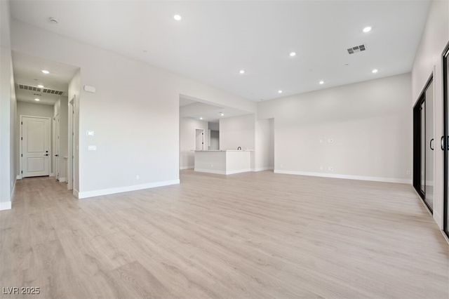 454 Carter House Way, Las Vegas, NV 89138