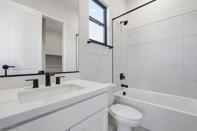 454 Carter House Way, Las Vegas, NV 89138