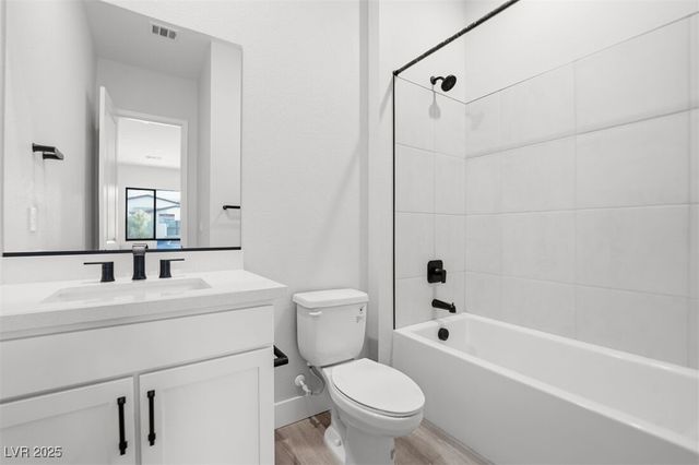 454 Carter House Way, Las Vegas, NV 89138